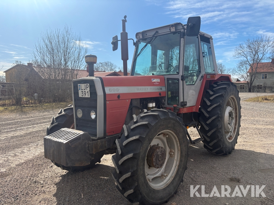 Traktor Massey Ferguson 699