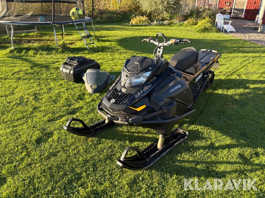Snöskoter Ski-Doo Tundra 600EFI LT