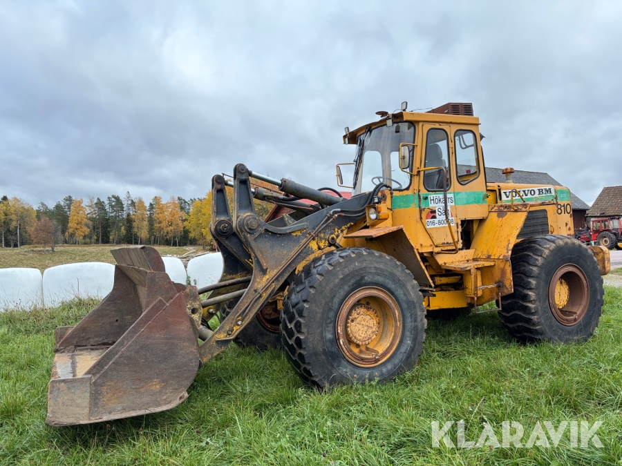 Hjullastare Volvo BM LM 846 med skopa och pallgafflar