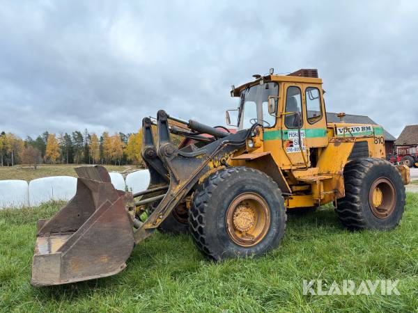 Hjullastare Volvo BM LM 846 med skopa och pallgafflar