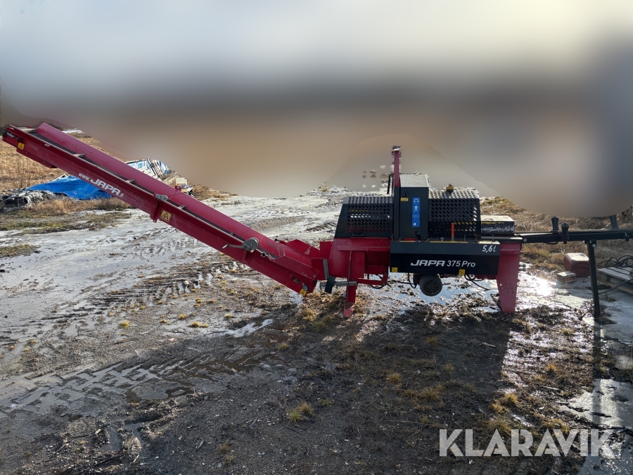 Vedprocessor Japa 375 TRE PRO 5,6T med hydrauliskt matningsbord.