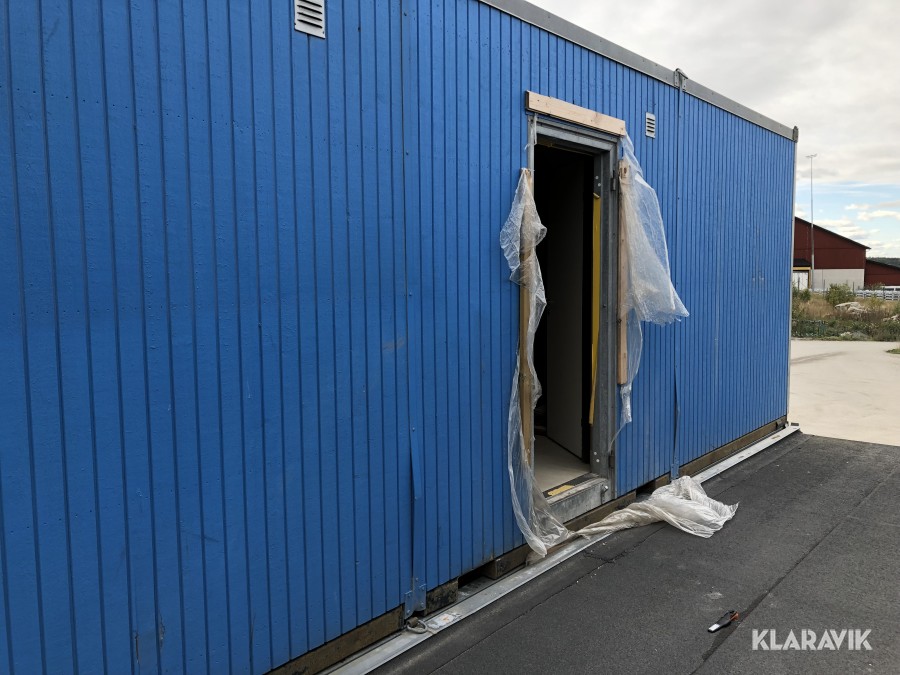 Entrebod med dusch och WC