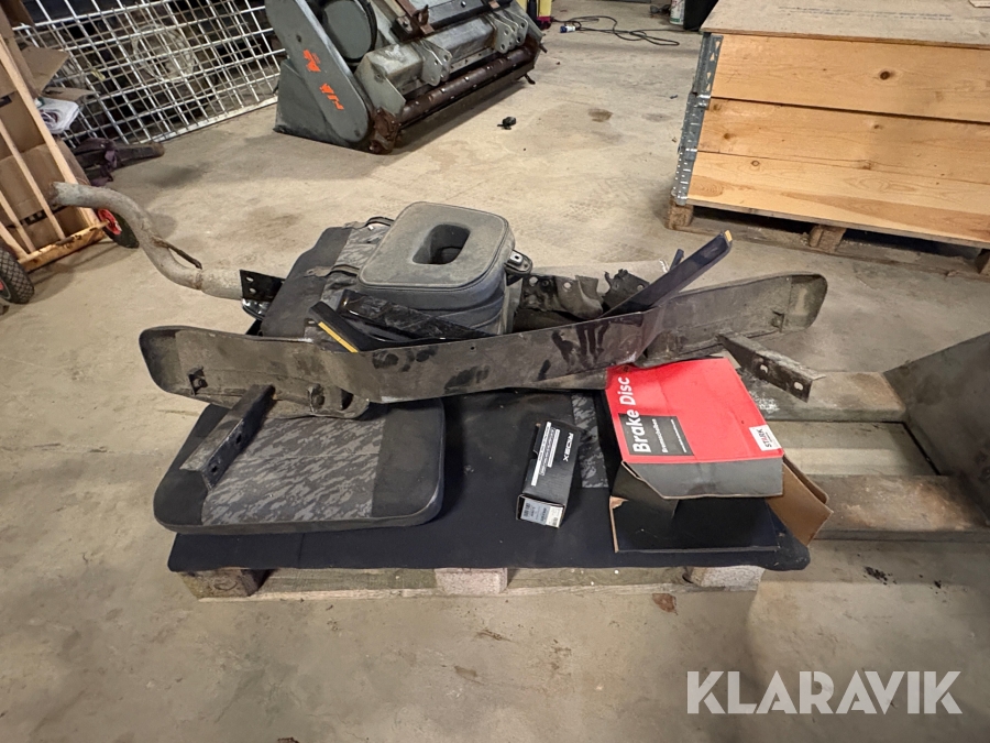 Parti med reservdelar Mitsubishi L200 -00