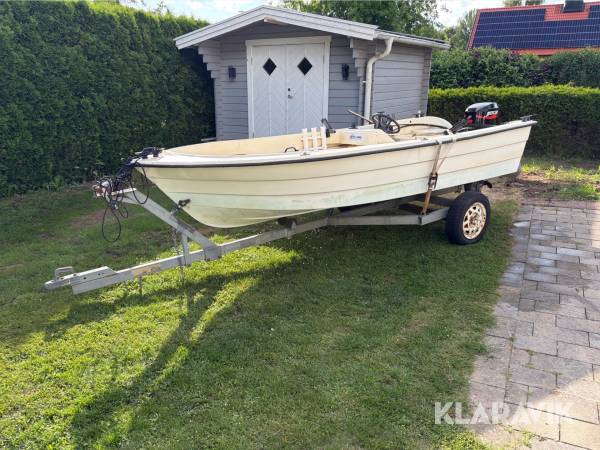 Motorbåt med Mercury 20 hk & trailer