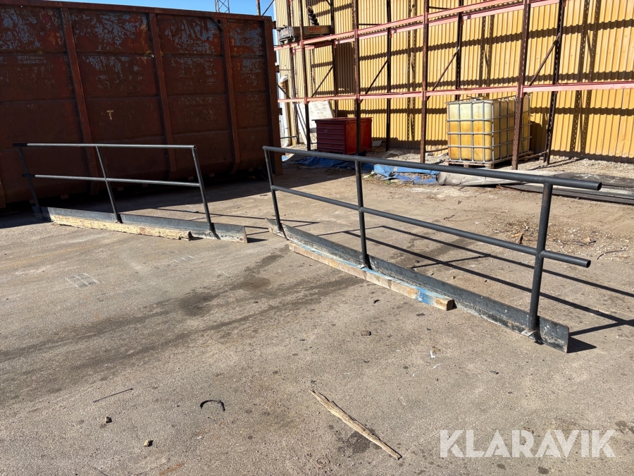 Stålräcken med sparkskydd