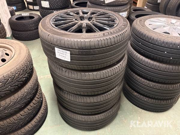 Däck med fälg Michelin E-Primacy 245/45R18 4st