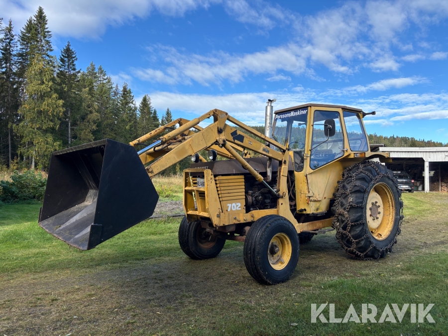 Traktor Valmet 702 med lastare & snöslunga