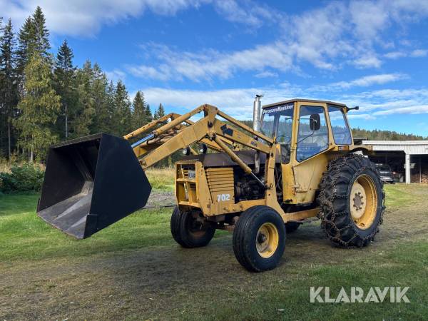 Traktor Valmet 702 med lastare & snöslunga