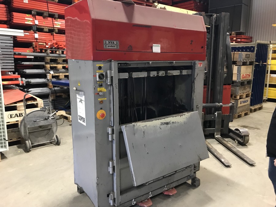 Press för mjukplast och wellpapp