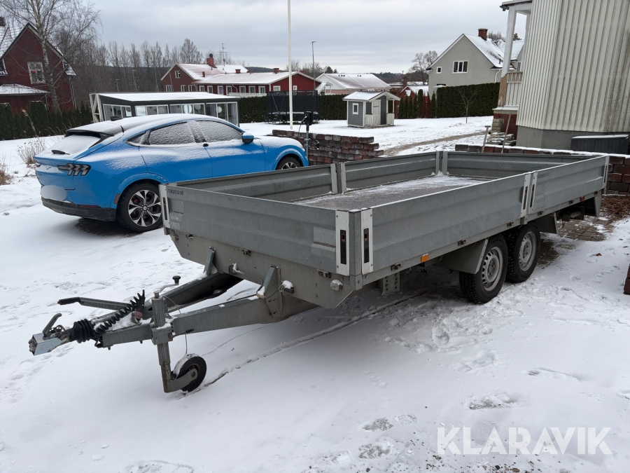 Multisläp Fogelsta/Thule 5420 med lastramper och avtagbara lämmar