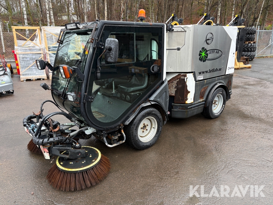 Sopmaskin Nilfisk City Ranger 3500 Vikplog / Sandspridare / Tippflak