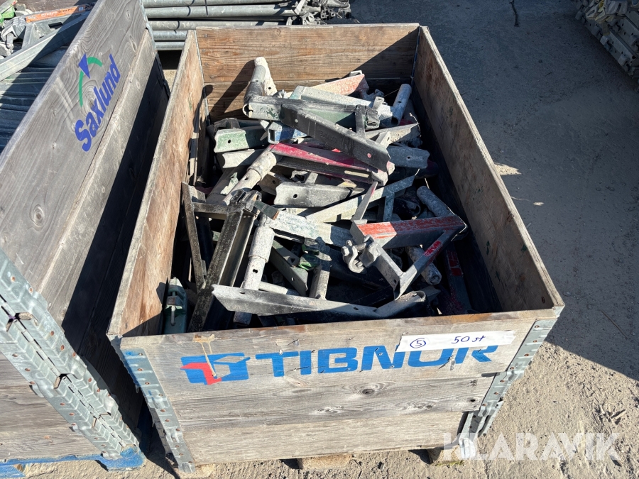 Konsol 0,39m med tapp ca 50st
