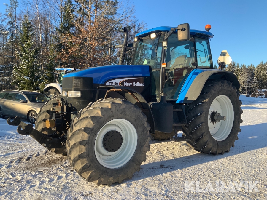 Traktor New Holland TM190