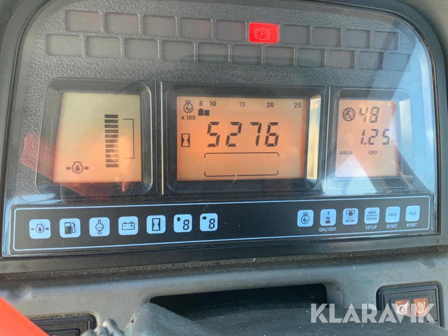 Traktor New Holland TM190