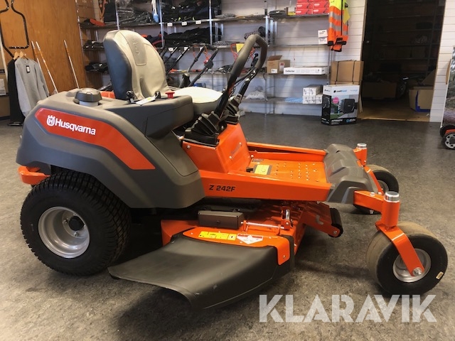 Gräsklippare  Åkklippare Husqvarna Z  242 F Ny