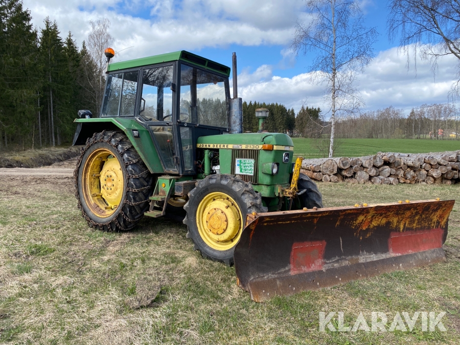 Traktor John Deere 2130