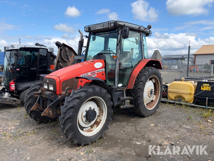 Traktor Massey Ferguson 4335-4