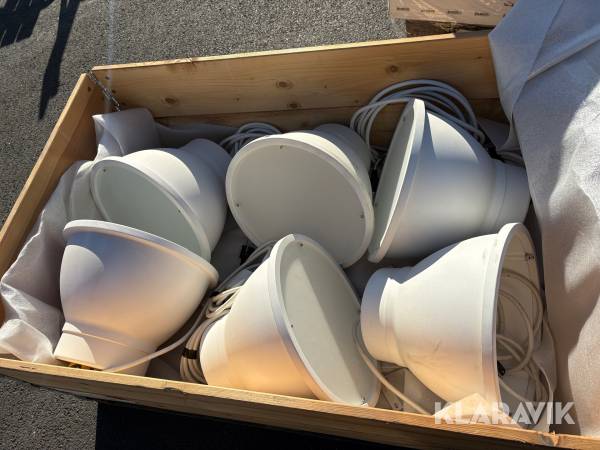 Parti med Armaturer Muuto