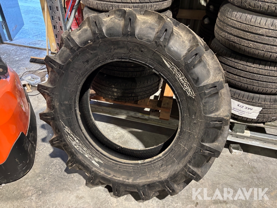 Lantbruksdäck Petlas TA-60 12.4-24 8-PR