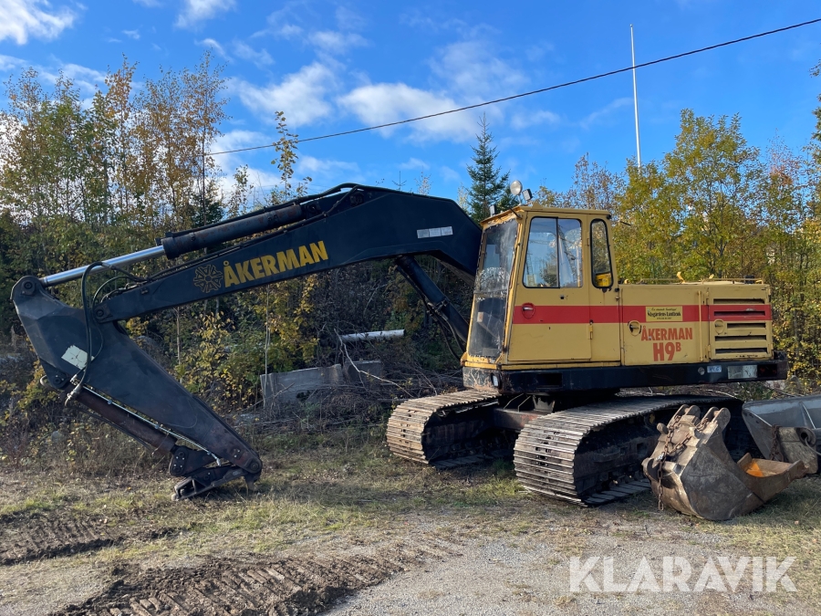 Grävmaskin Åkerman H9B med redskap