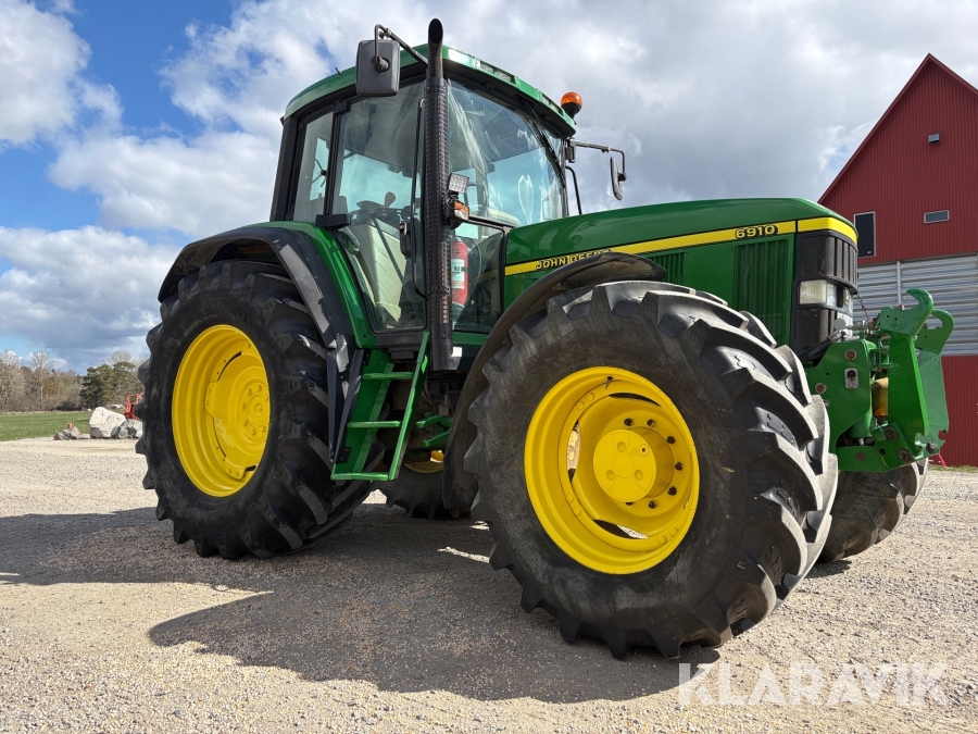 Traktor John Deere 6910