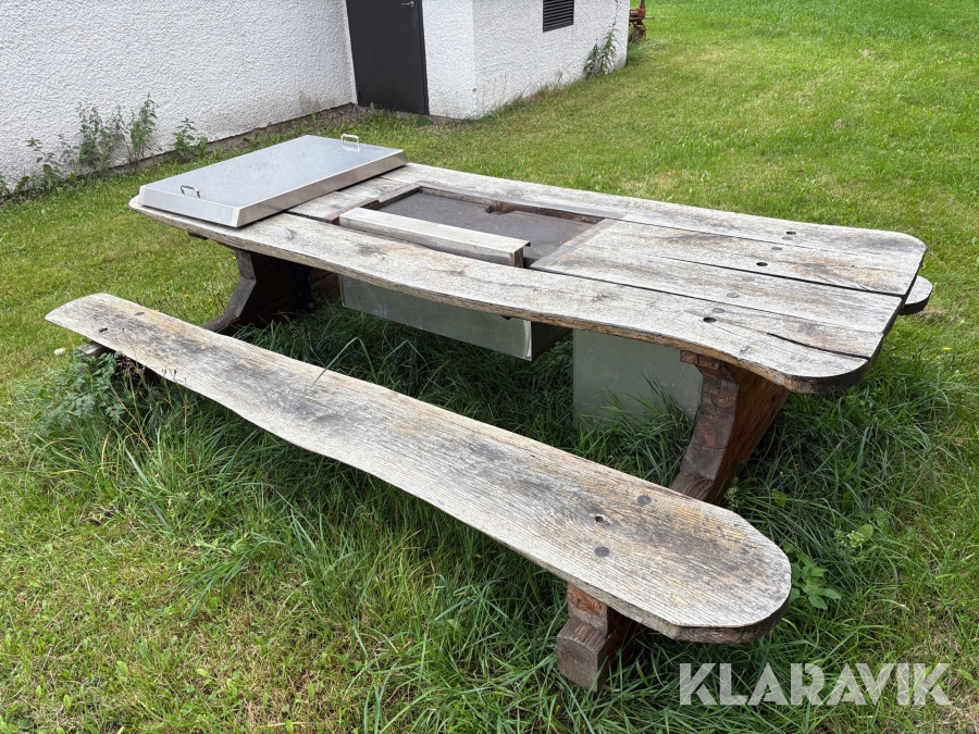 Parkbänk med gasdriven stekhäll