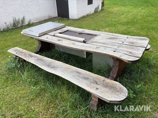 Parkbänk med gasdriven stekhäll