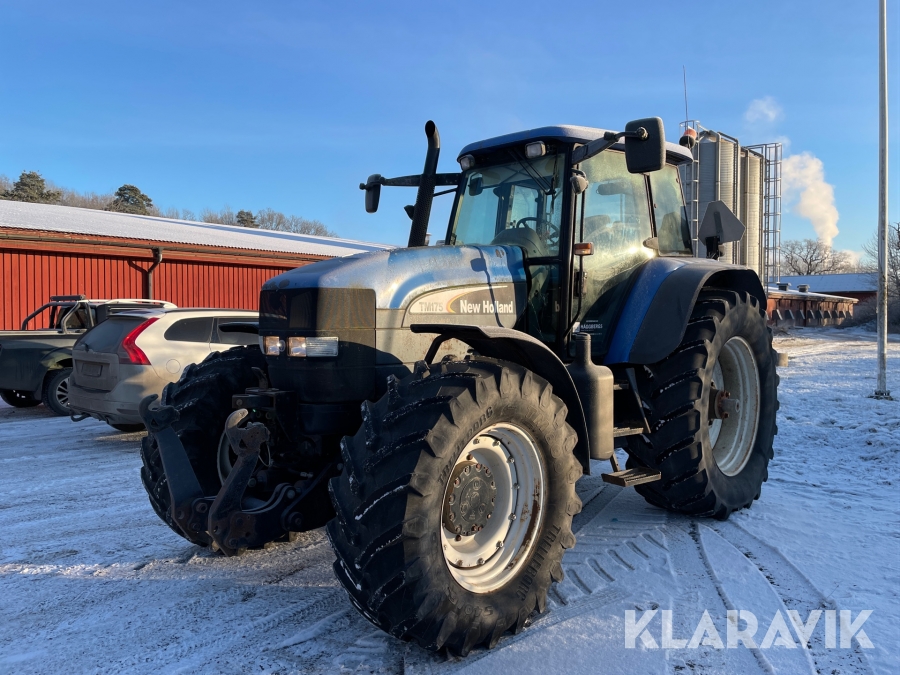 Traktor New Holland TM175