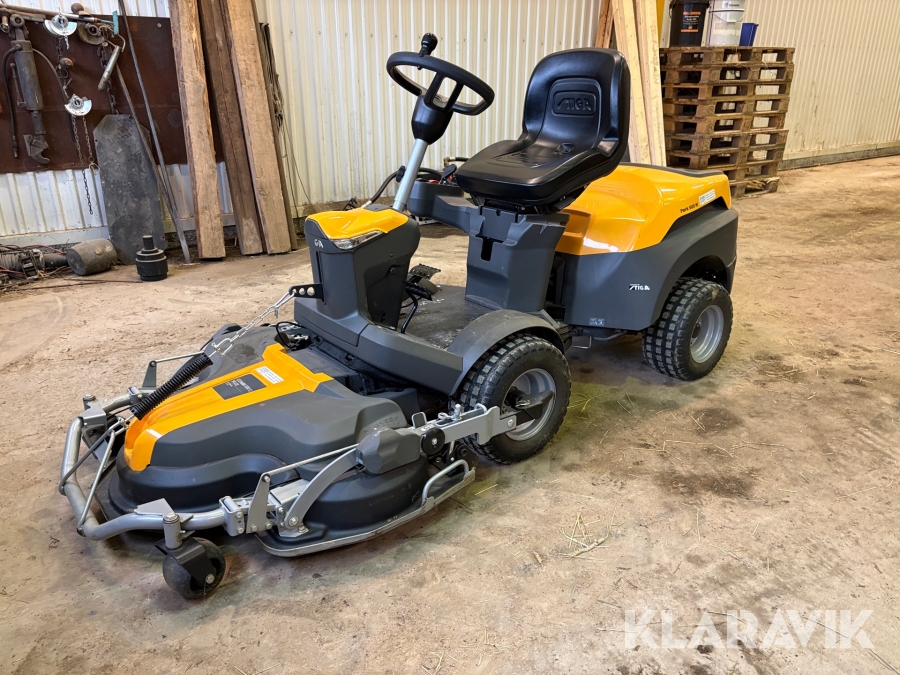 Åkgräsklippare Stiga Park 500 W Plus
