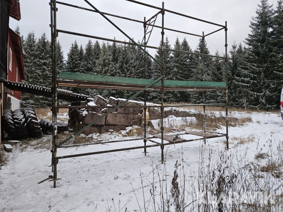 Byggställning Ruszt Bud