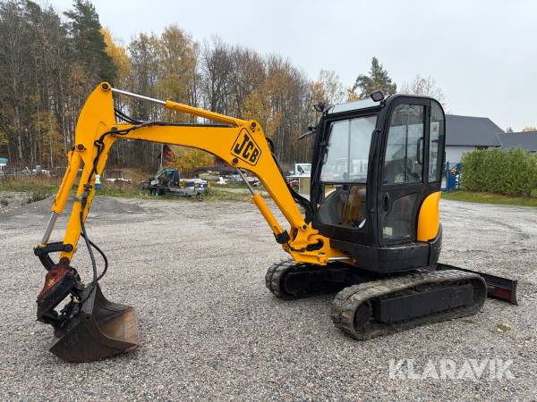 Grävmaskin JCB 8032 med 4 st redskap