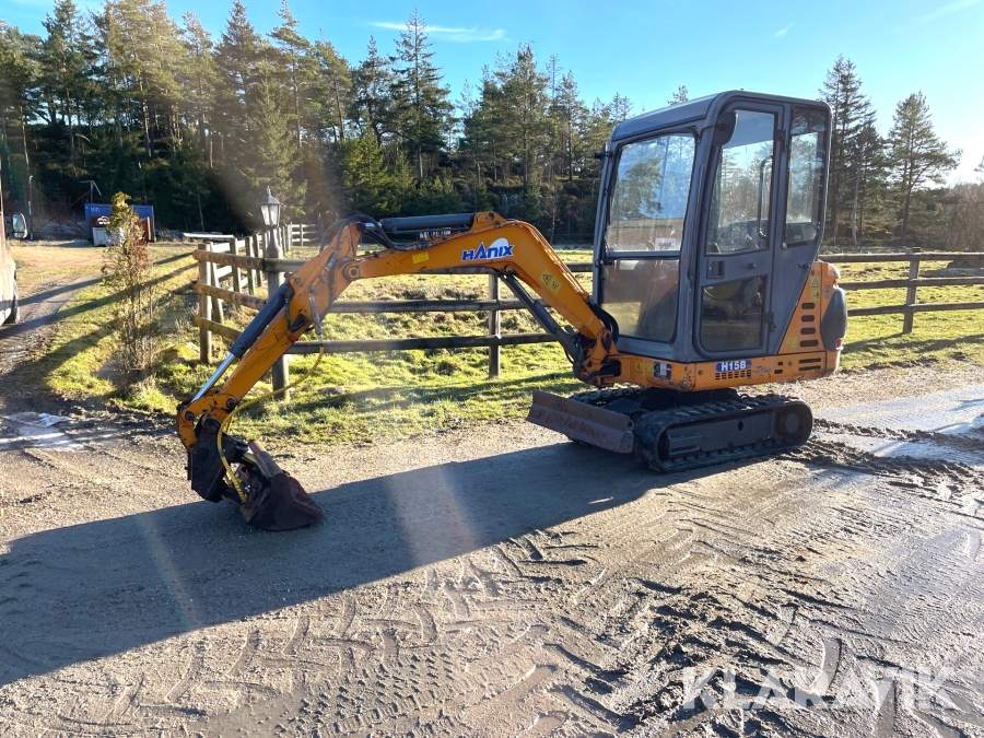 Grävmaskin Hanix H15B med redskap