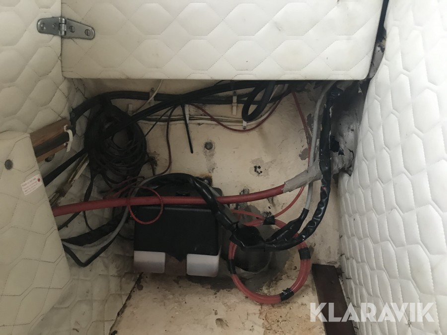 Klaravik Auktioner | Motorbåt Uttern 690