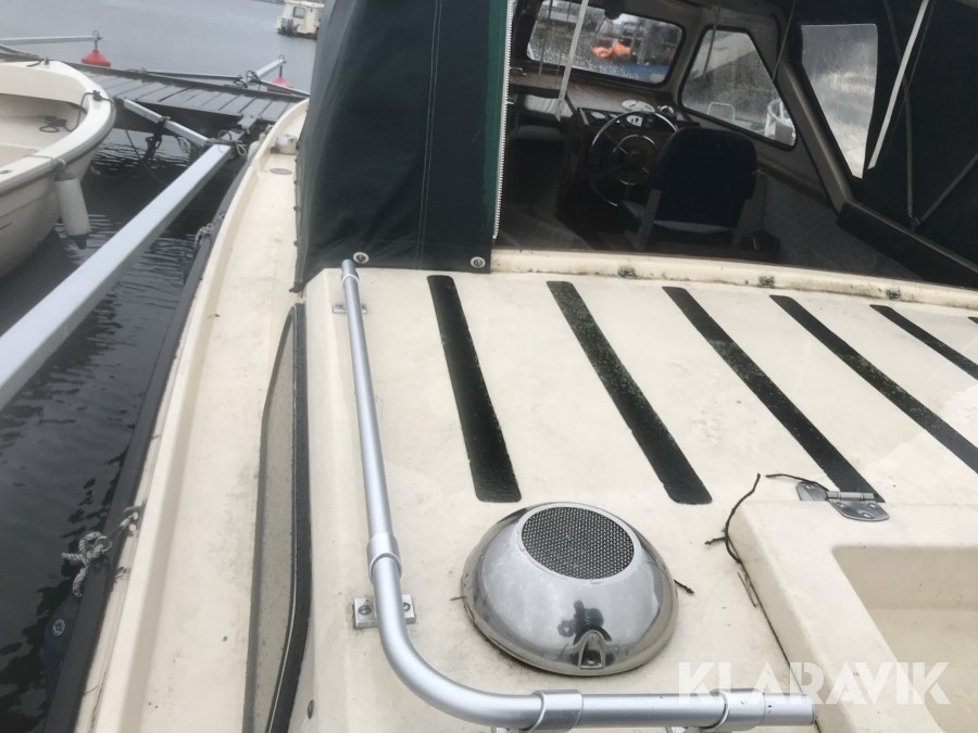 Klaravik Auktioner | Motorbåt Uttern 690