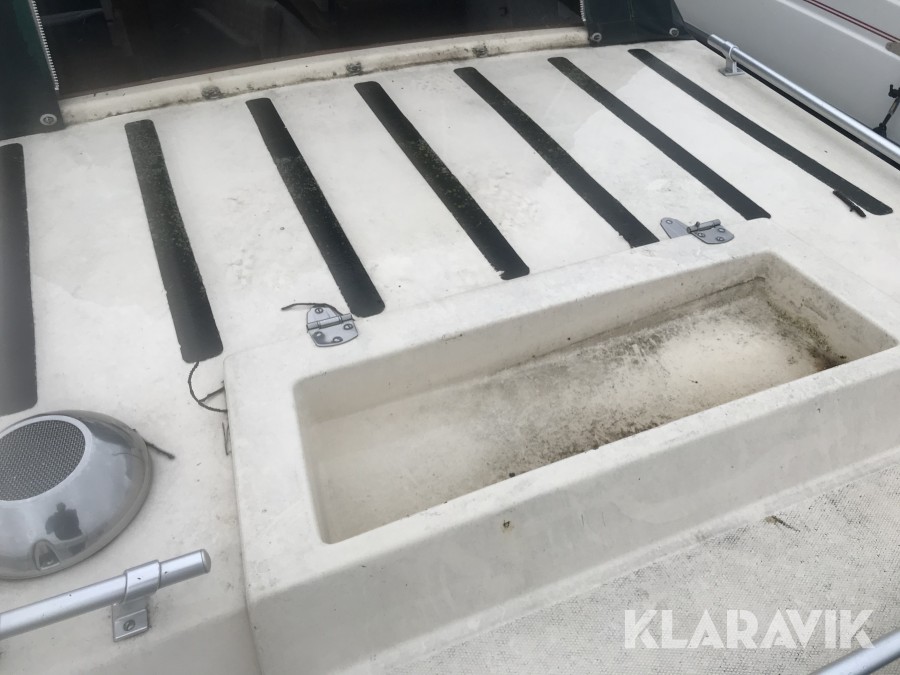 Klaravik Auktioner | Motorbåt Uttern 690