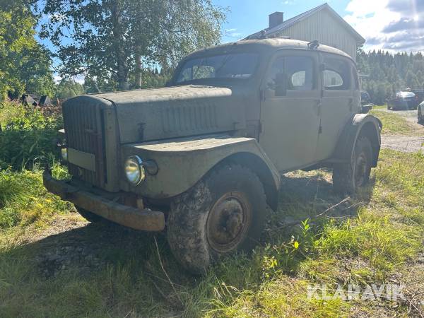 Radiopersonterrängbil Volvo 915 Sugga