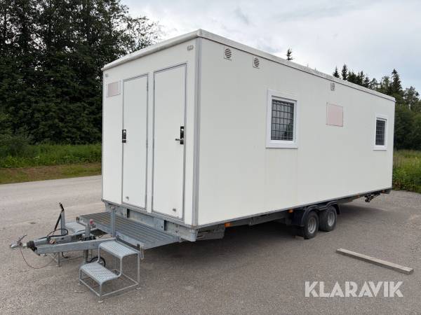 Personalvagn med omklädningsskåp, pentry och WC