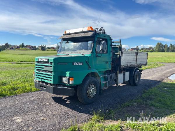 Veteranlastbil Scania 93H med HIAB kran