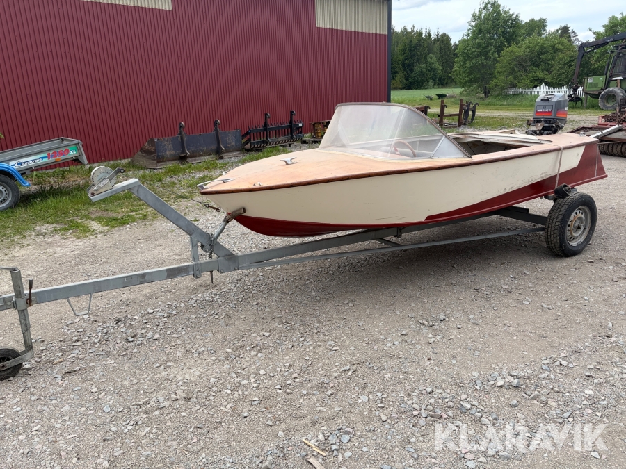 Sportbåt i trä Mariner 30hk med 30km/h kärra