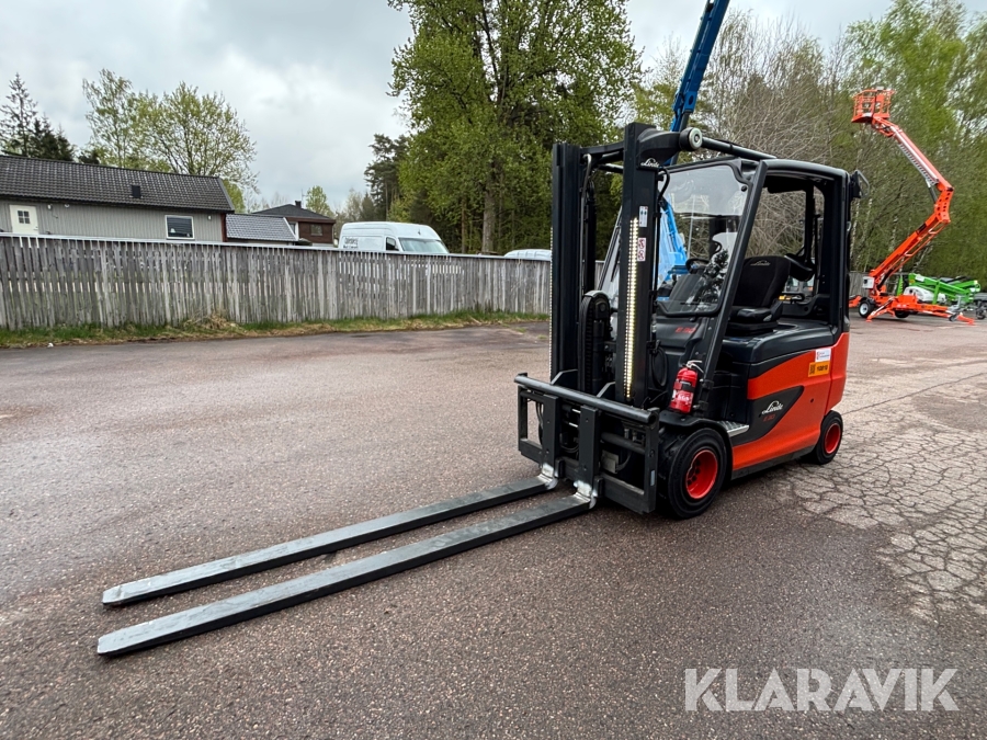 Motviktstruck Linde E30HL-01/600 - 2021, trippel, 1800 mm gafflar, 1137h