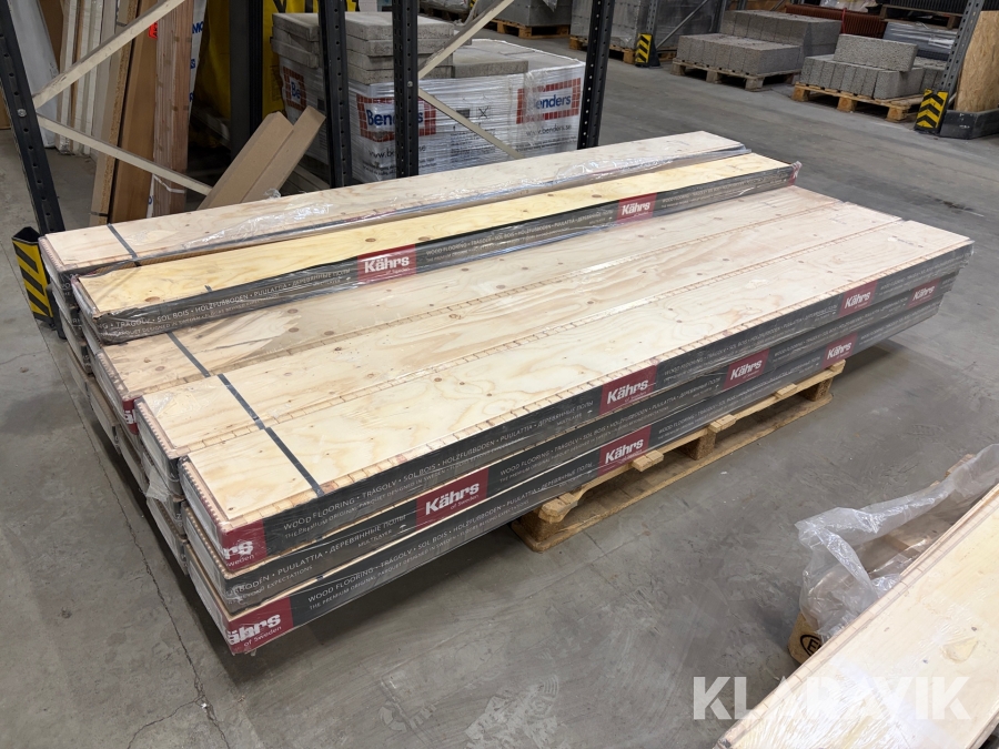 Golv COMO 3 Strip Ek med matt lack 17 paket