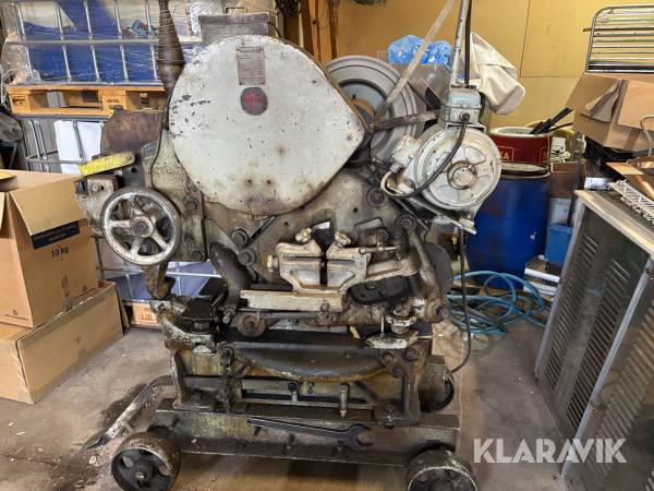 Klipp och stansmaskin Victoria KS XIII med tillbehör