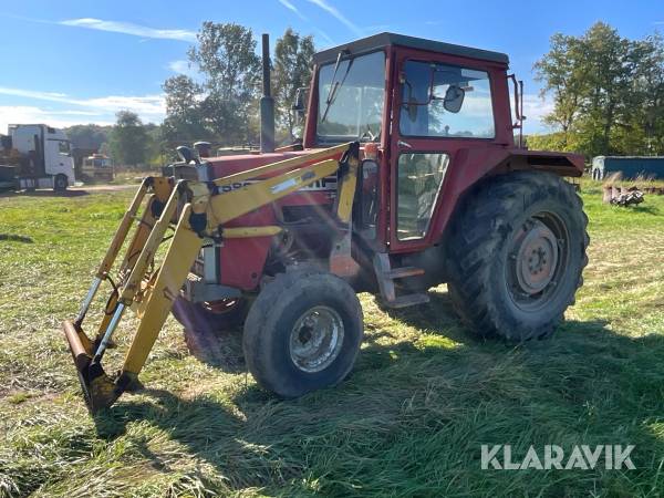 Traktor Massey Ferguson 590 med frontlastare