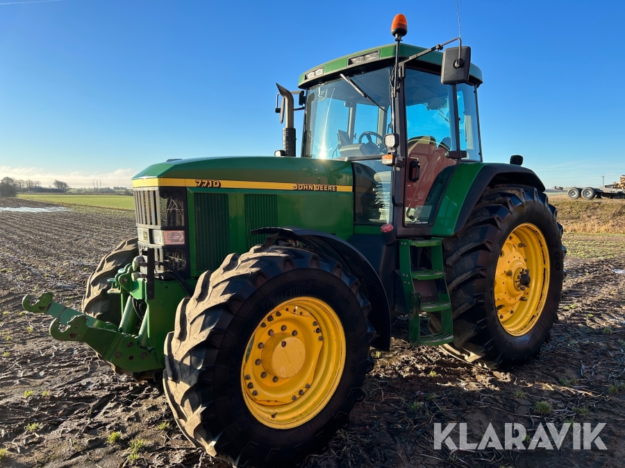 Traktor John Deere 7710 med GPS