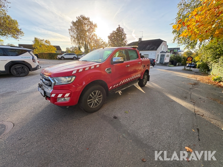 Bärgningsbil Ford Ranger Limited 3,2L Garagebärgare