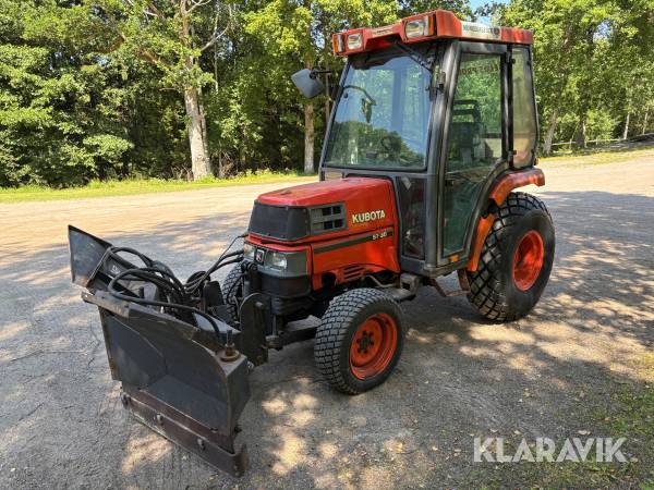 Traktor Kubota ST-30 4WD
