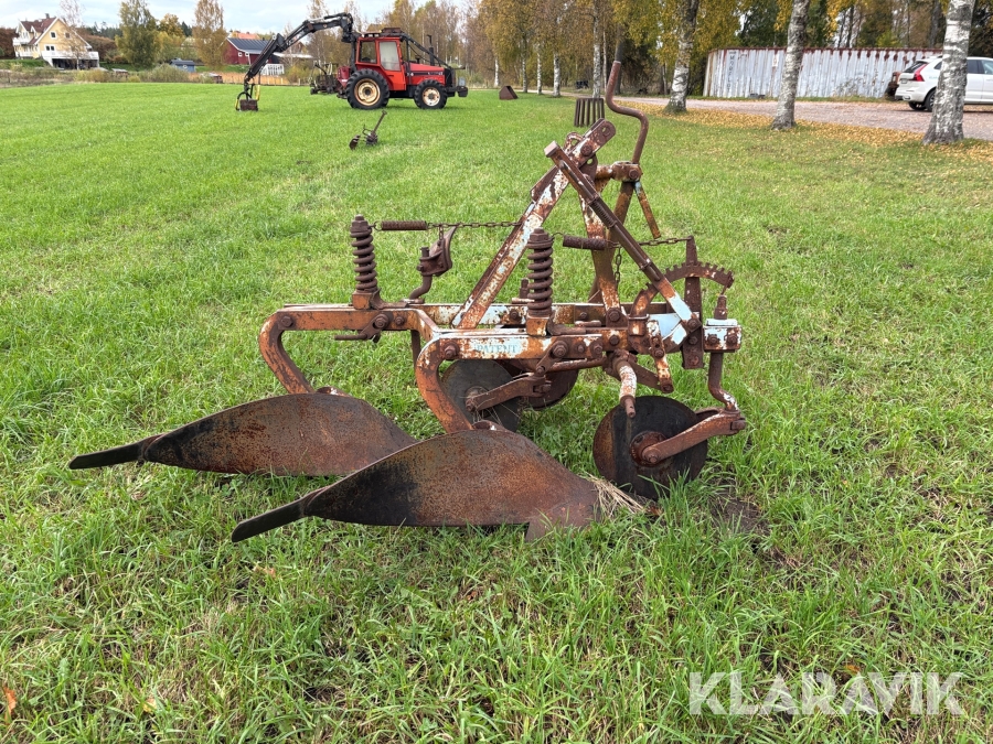 Plog Överum Sesam Junior N 2-skärig halvautomat, Potatiskupare Faxes och Fjäderharv
