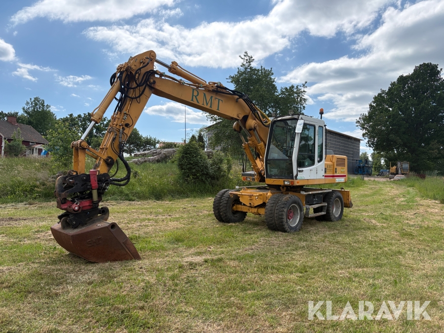 Grävmaskin Liebherr A 900 Litronic med tiltrotator och skopa