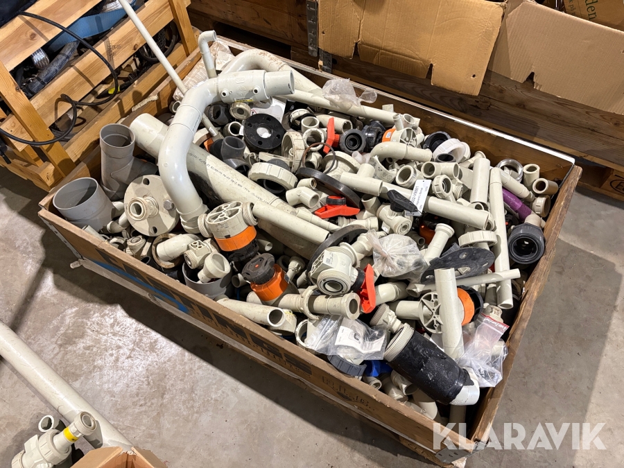 Diverse rördelar i PP Georg Fischer