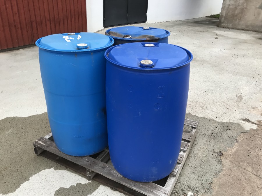3st Plasttunnor 200 liter 